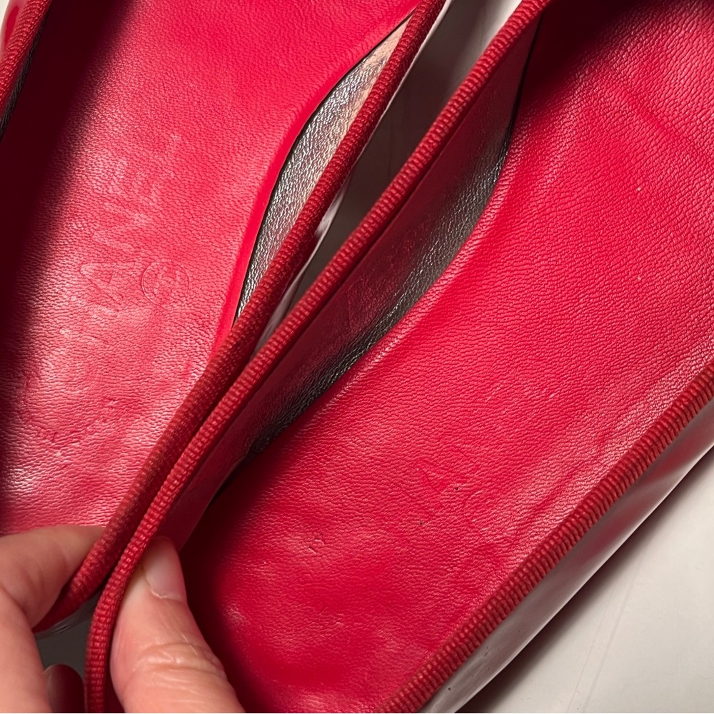CHANEL Glossy Red and Black Flats - Picture 10 of 13